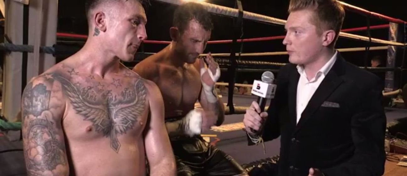 Scott Westgarth u intervjuu za Boxing Social nakon borbe (u sredini)