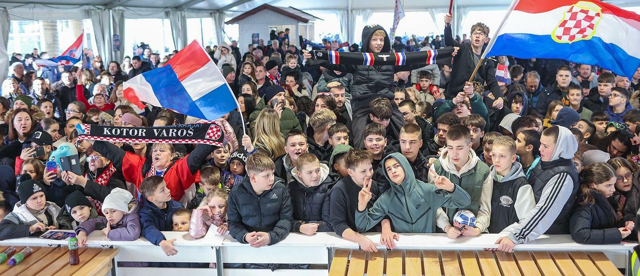 Doček za Kuzmanovića i Raužana