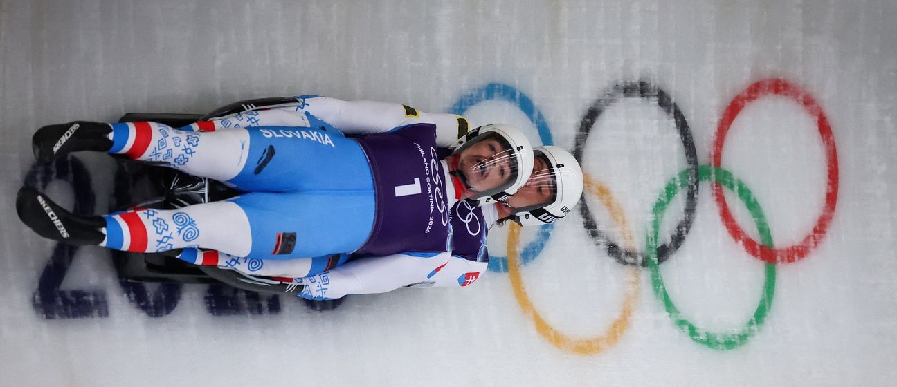 Slovački par u sanjkanju