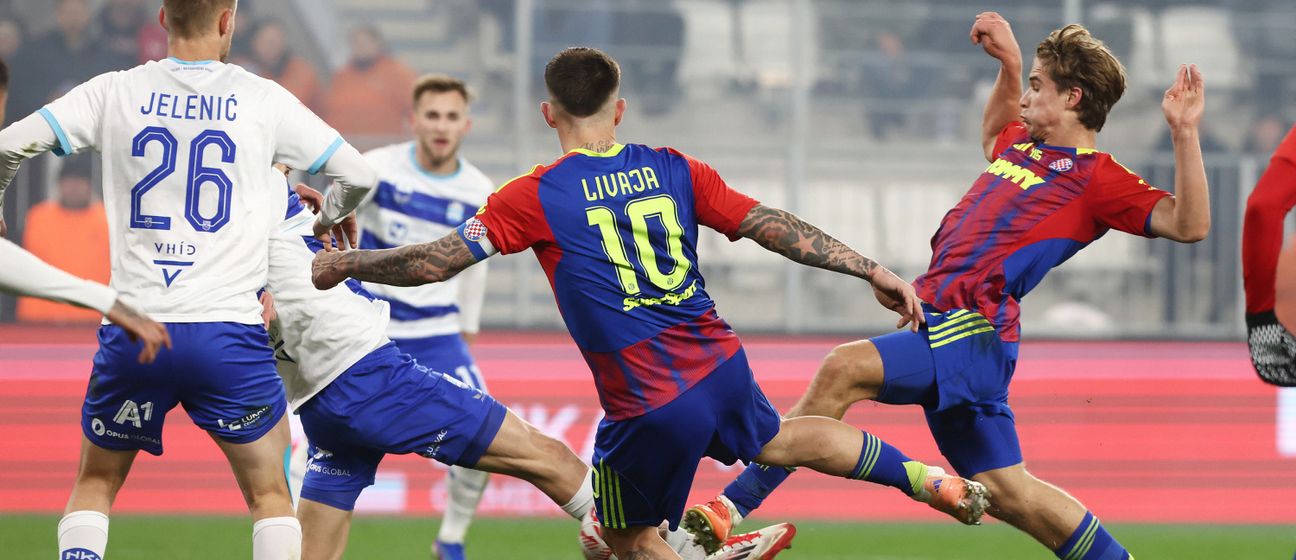 Rokas Pukštas postiže pogodak za 0:2 na Opus Areni