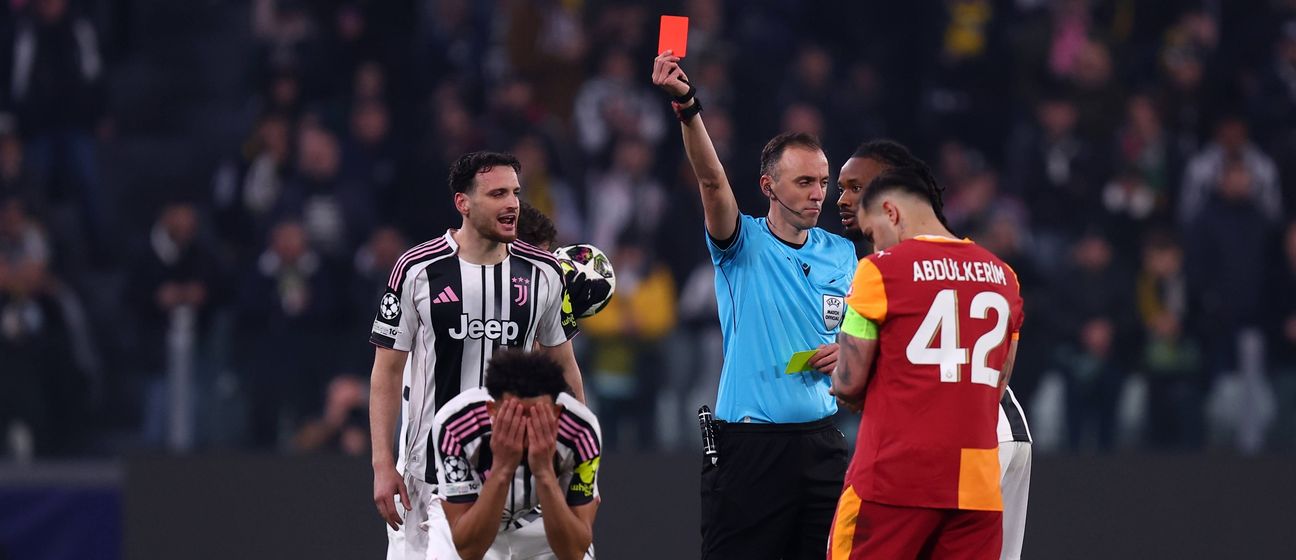 Crveni karton za Llyoda Kellyja