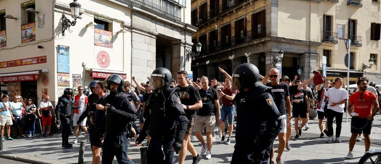 Policija i navijači u Madridu