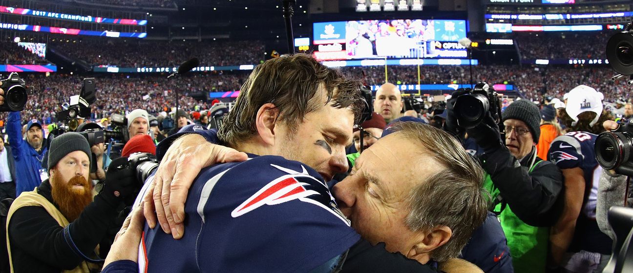 Brady i Belichick u zagrljaju (Foto: AFP)
