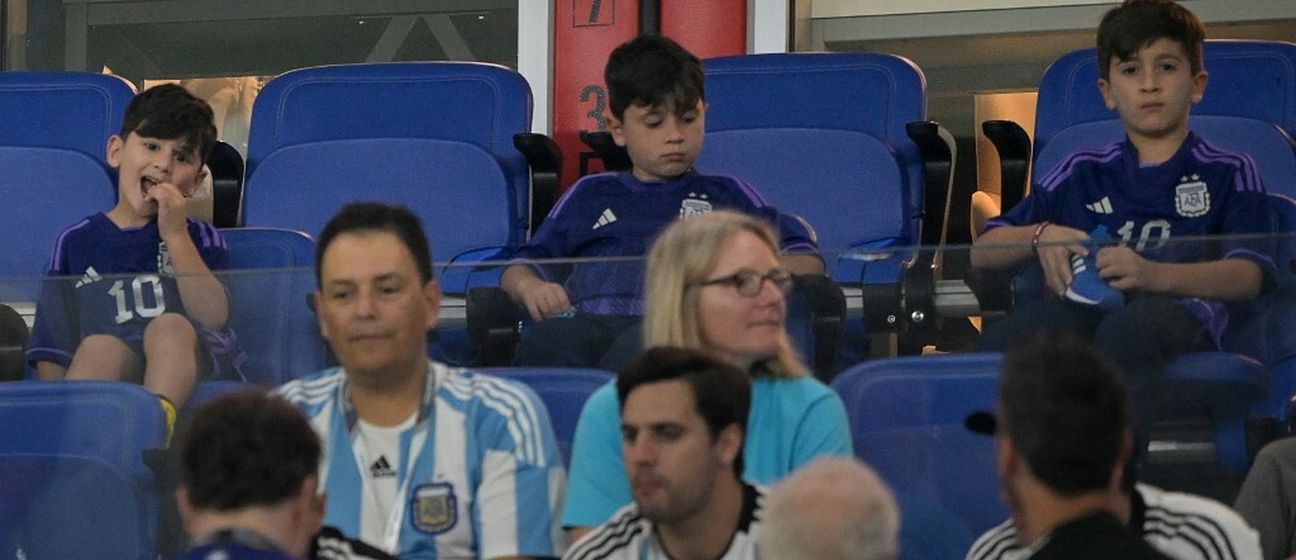 Mateo Messi (sredina)