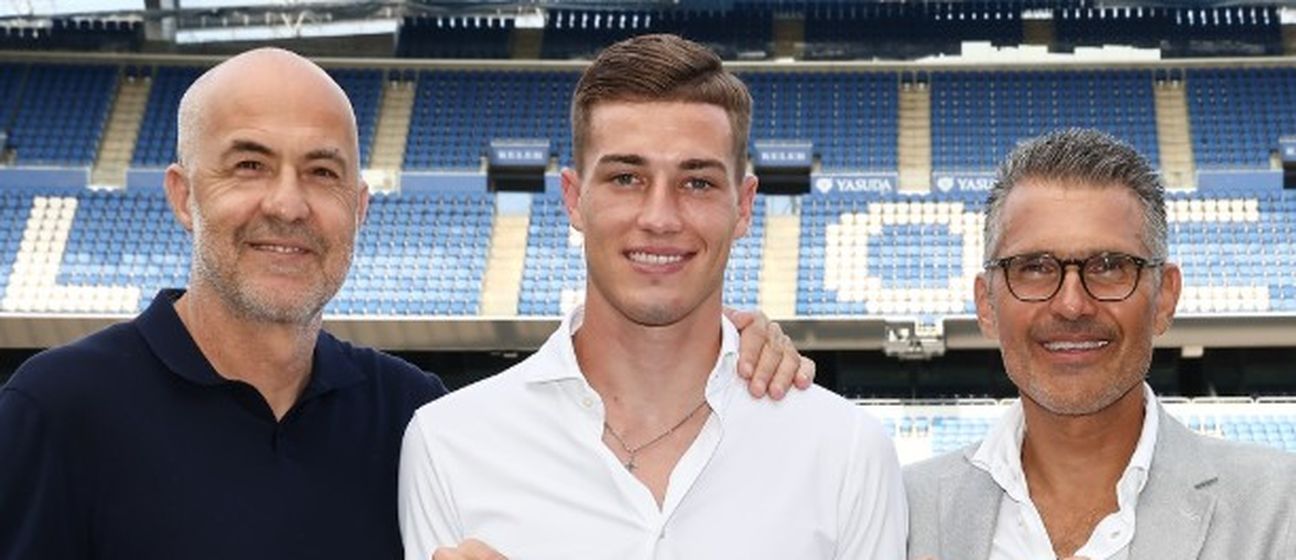 Mela Kodro (na fotografiji lijevo)