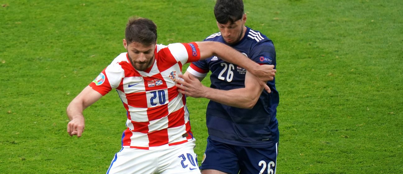 Scott McKenna protiv Brune Petkovića