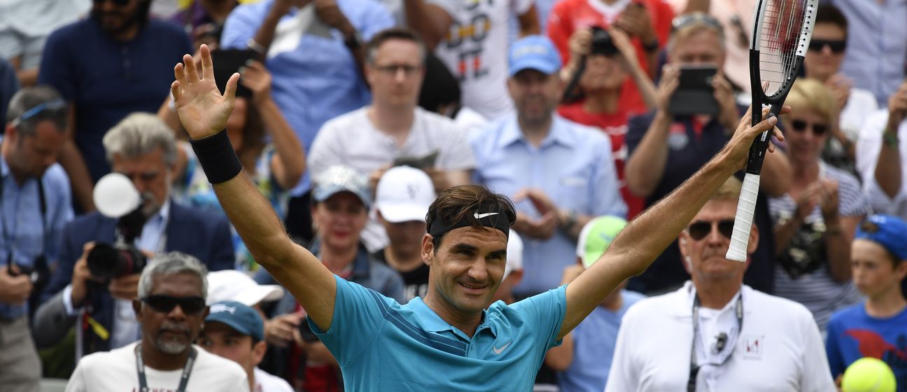 Roger Federer slavi titulu u Stuttgartu (Foto: AFP)