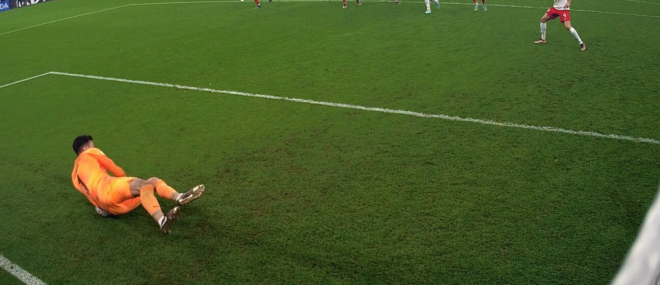 Lloris brani penal Lewandowskog
