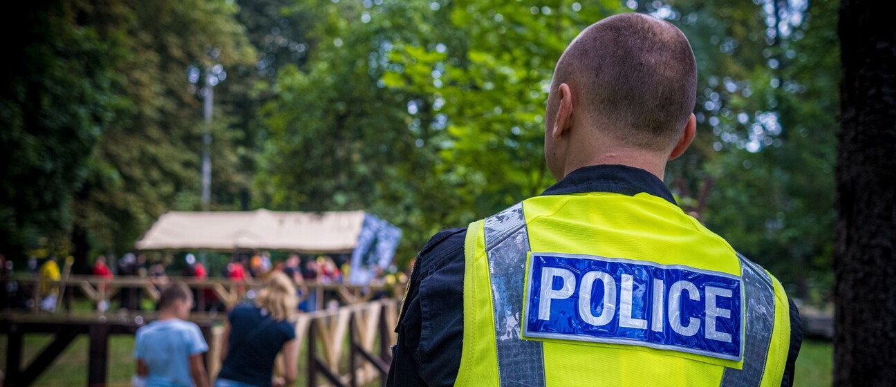 Policajac na terenu