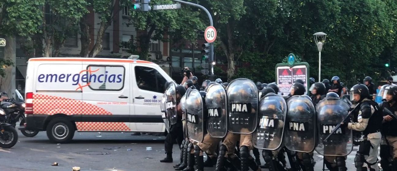 Hitna pomoć i policija u Buenos Airesu tijekom navijačkih nereda
