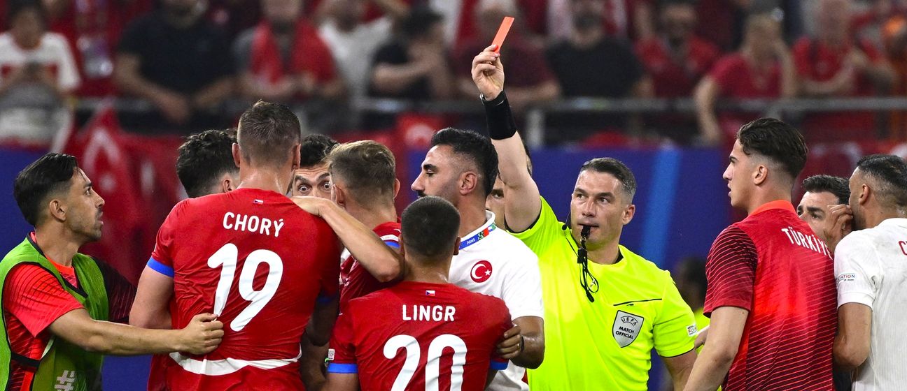 Istvan Kovacs na utakmici Češke i Turske