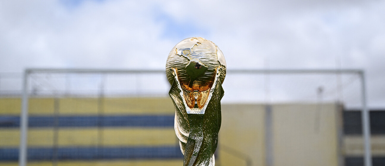 Replika FIFA-inog trofeja u Curacau