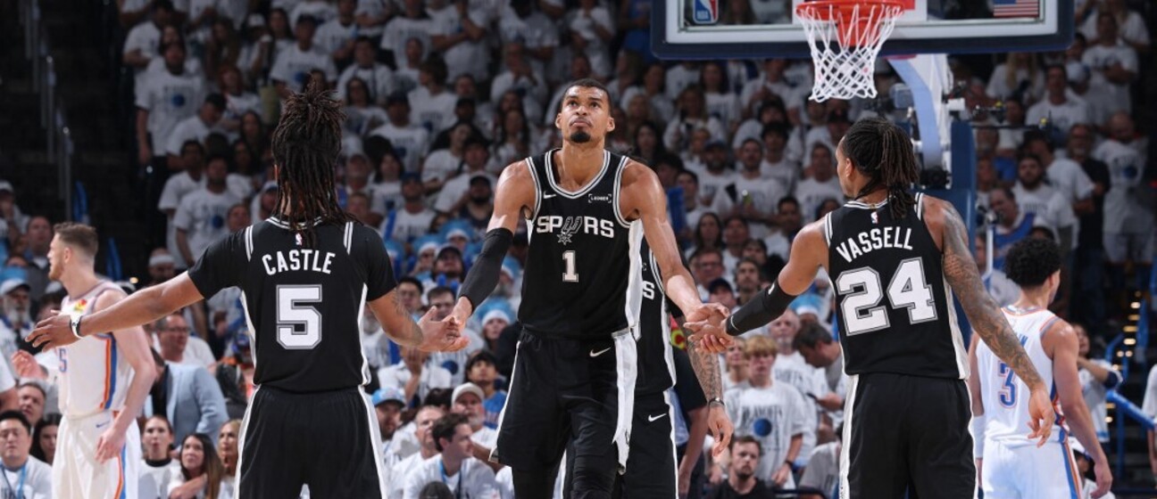 Wembanyama i suigrači iz San Antonio Spursa