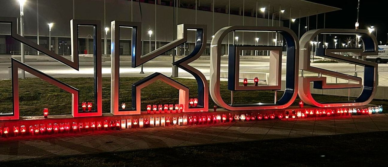 Svijeće pred stadionom
