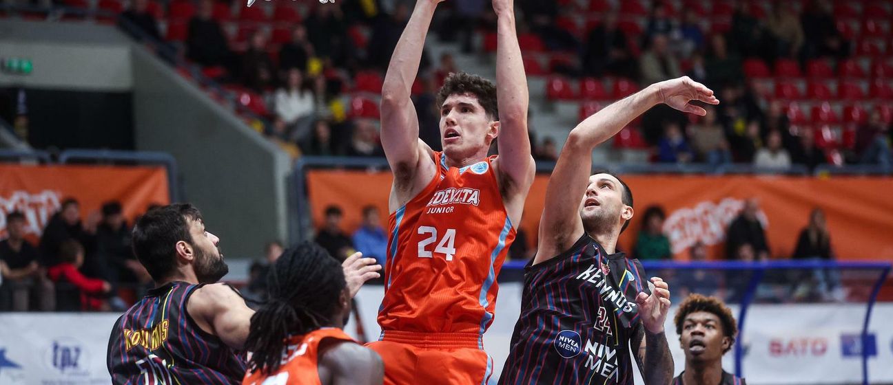 Cedevita Junior - Keravnos, Petar Ivančić u akciji