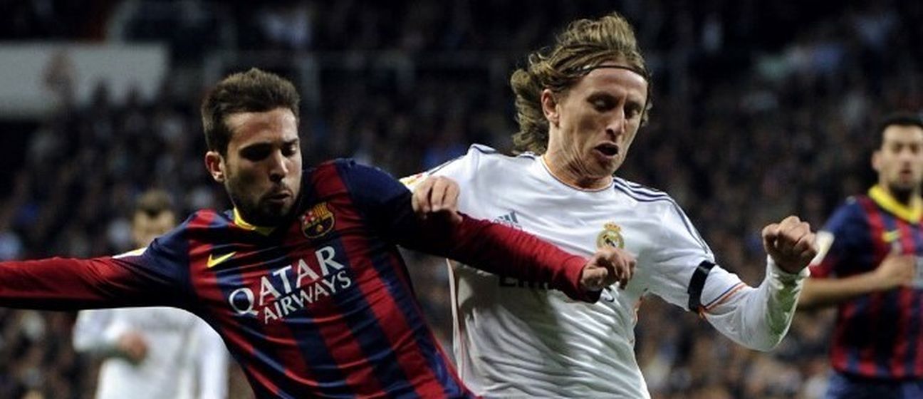 Jordi Alba u duelu s Lukom Modrićem