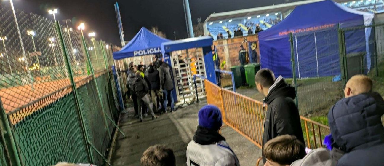 Navijači Osijeka u Vinkovcima