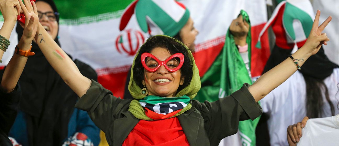Navijačice Irana na nogometnoj utakmici (Foto: AFP)