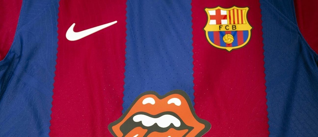 Barcelonin dres iz El Clasica iz 2023. s logom Rolling Stonesa