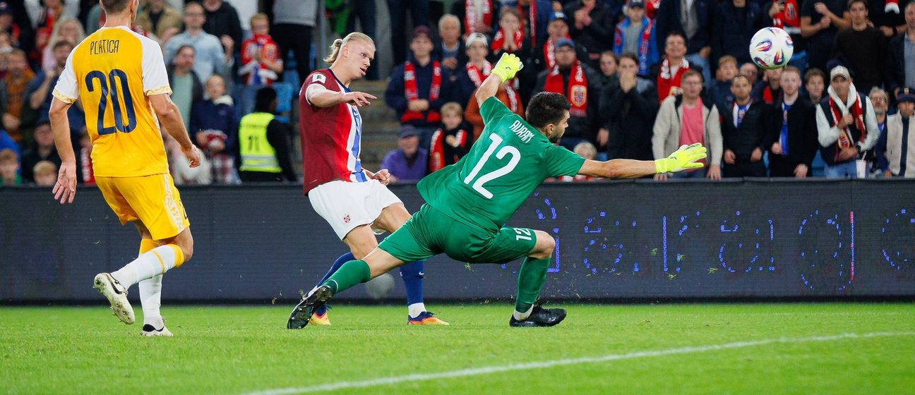 Erling Braut Haaland i Cristian Avram