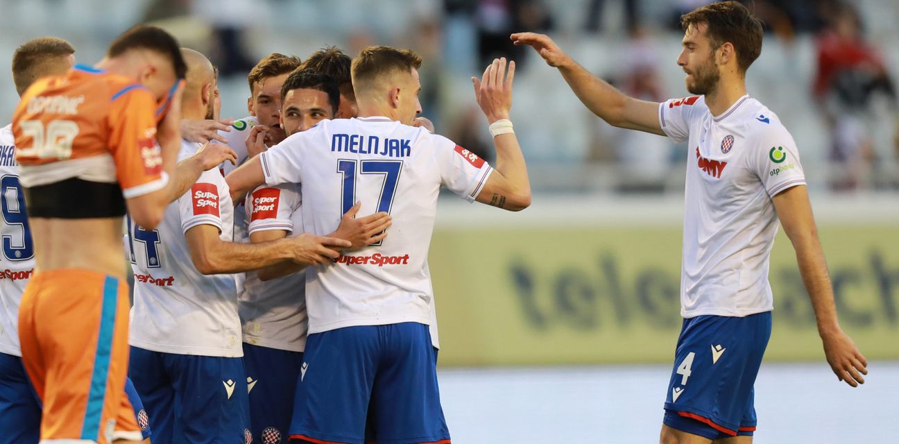 Yassine Benrahou slavi pogodak s igračima Hajduka