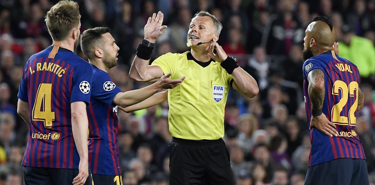 Ivan Rakitić, Jordi Alba i Arturo Vidal (Foto: AFP)