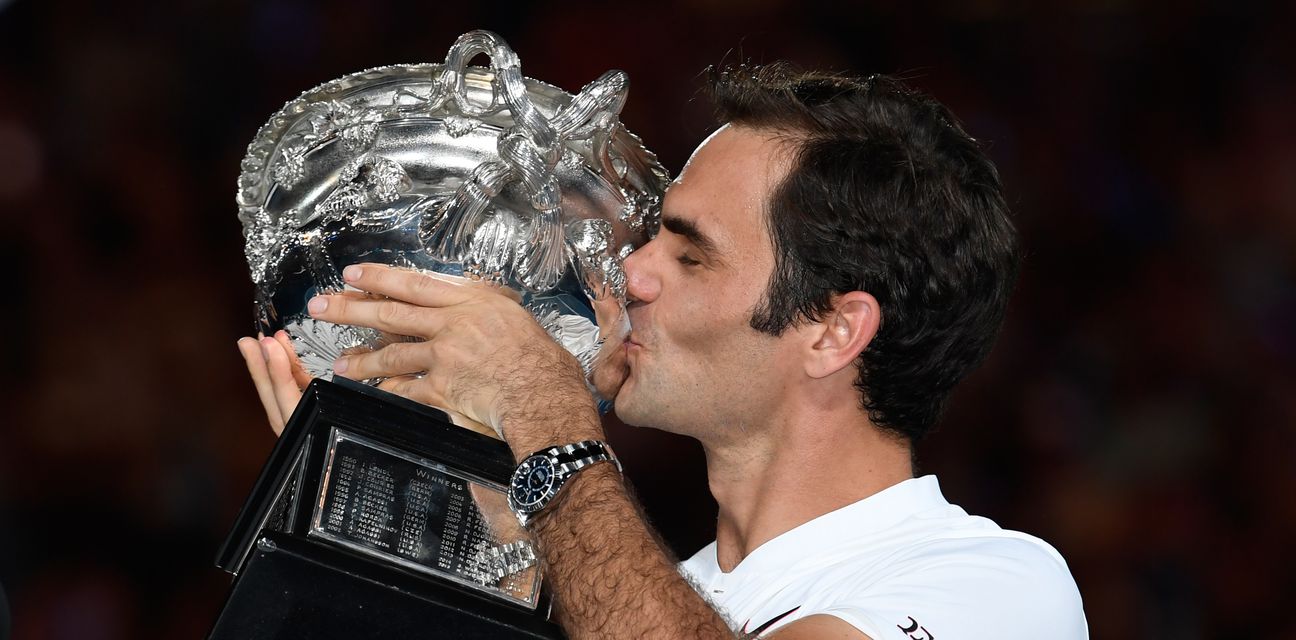 Federer s trofejem Australian Opena (Foto: AFP)