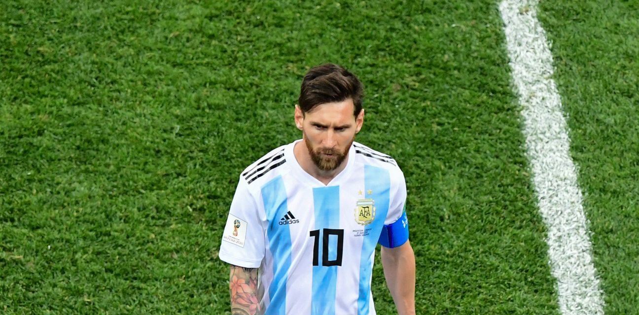 Messi razočaran napušta travnjak (Foto: AFP)