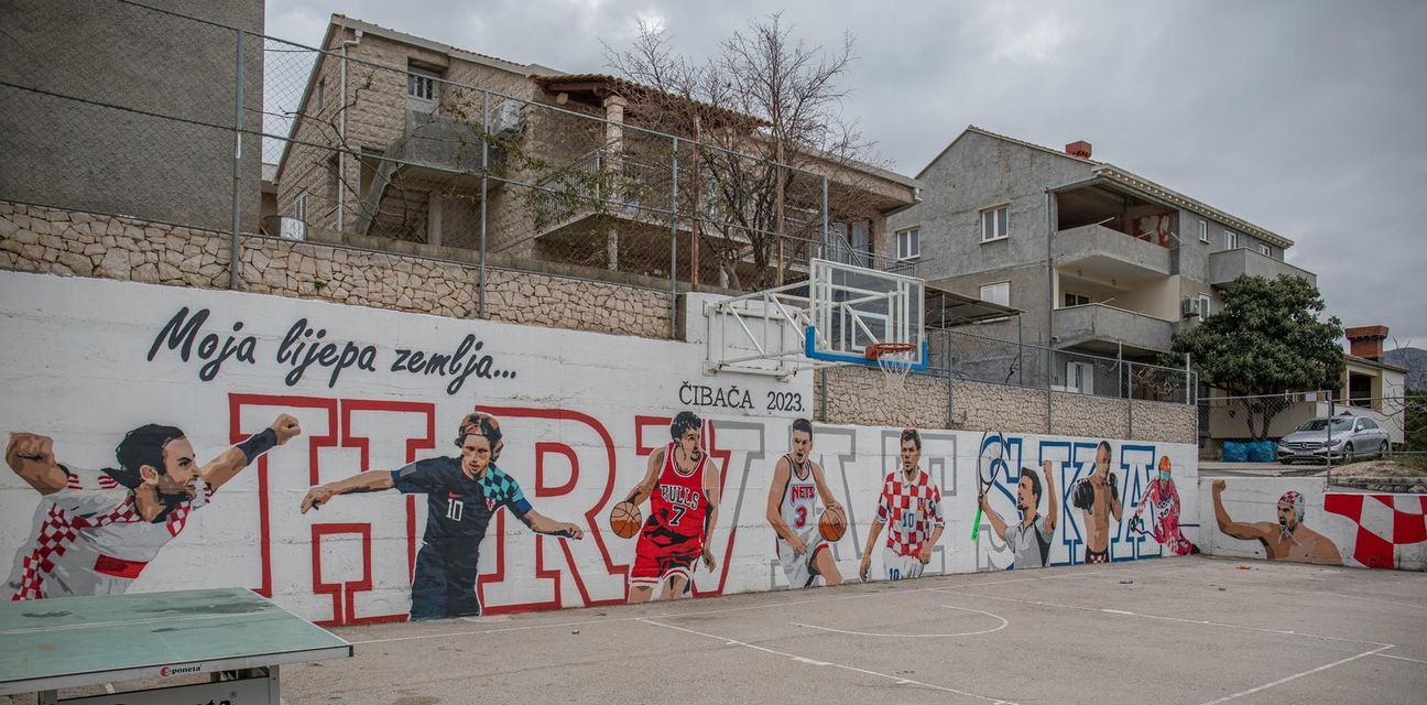 Grafit 'Moja lijepa zemlja Hrvatska' u Župi dubrovačkoj
