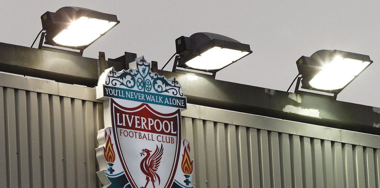 Grb Liverpoola na Anfieldu (Foto: AFP)