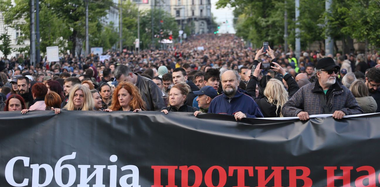 Veliki prosvjed u Beogradu nakon dva krvoprolića u Srbiji - 4