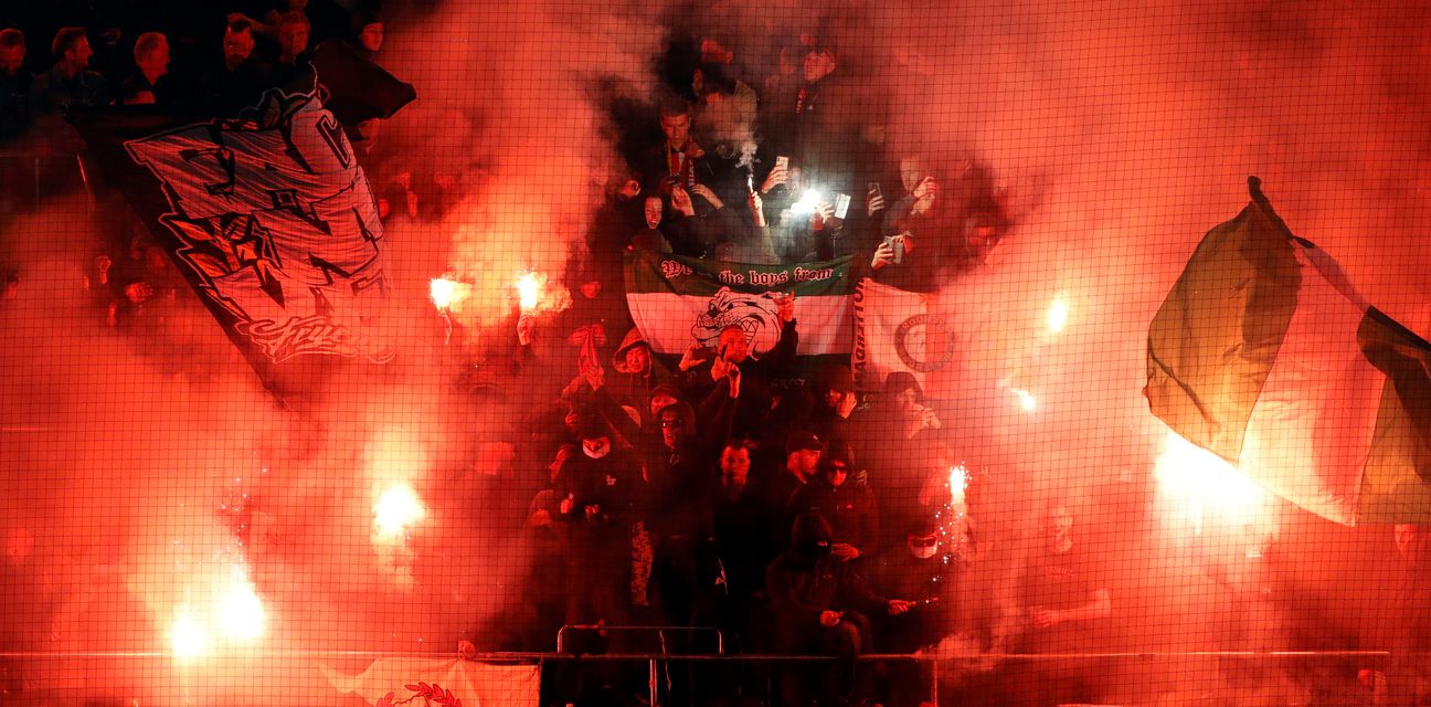 Bakljada navijača Feyenoorda u Bernu (Foto: AFP)