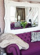 Dnevna soba s ogledalom