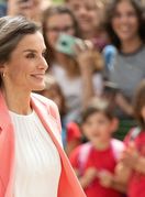 Kraljica Letizia u Hugo Boss odijelu - 4