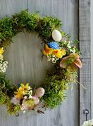 Uskrsni vijenci od bilja, cvijeća i pisanica - 13