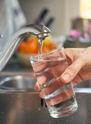 Pijenje dovoljnih količina vode bitno je za zdravlje