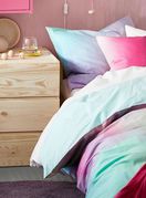 Šarena IKEA posteljina donosi dašak optimizma u spavaću sobu