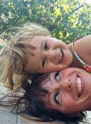 Barbara Slade-Jagodić sa kćerkicom