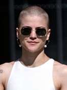 Ljepotica iz Zagreba u suknji iz Manga idealnoj za ljeto