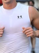 Mišićavi ljepotan sa zagrebačke špice u sportskom street style izdanju