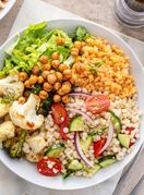 Salata sastavljena od namirnica sa Svakodnevnih 12 dr. Gregera