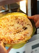 Podgrijavanje pizze u mikrovalnoj pećnici