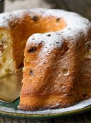 Kuglof s grožđicama