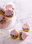 Ružičaste puslice s čokoladom i kokosom