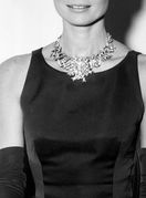 Vrijedni dijamant na glumici Audrey Hepburn