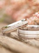 Dok su prvi mjeseci često obilježeni zaljubljenošću i prilagodbom, s godinama brak dobiva dublje značenje, stabilnost i novu vrstu bliskosti