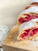 Savijača s višnjama