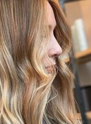 Bambi blond boja kose je veliki trend u 2024. godini