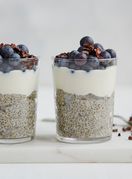 Chia puding s jogurtom bez laktoze i borovnicama