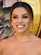 Eva Longoria u haljini koja savršeno naglašava preplanulu put - 5